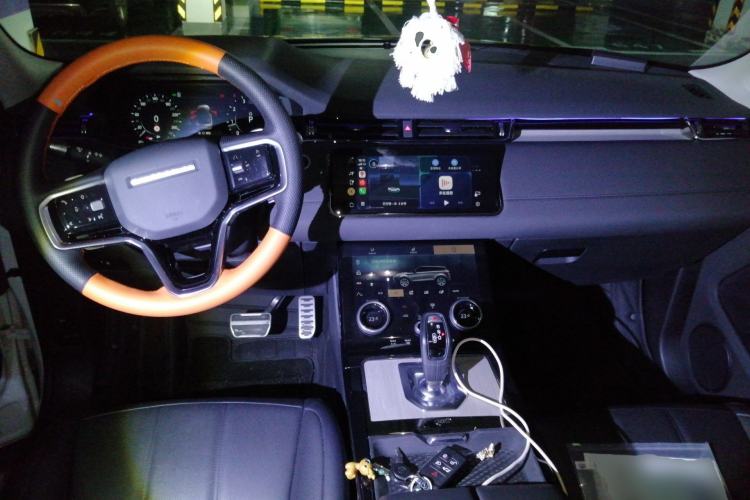 Used Land Rover Range Evoque 2021 Range Rover L 249 PS R-Dynamic SE Luxury Edition Center Console