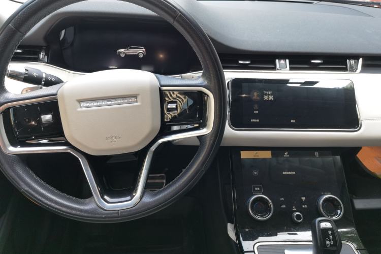 Used Land Rover Range Evoque 2021 Range Rover Velar L 249PS R-Dynamic First Edition Center Console