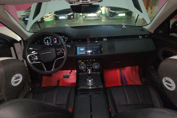 Used Land Rover Range Evoque 2021 Range Rover Evoque 200 PS R-Dynamic Standard Elite Edition Center Console
