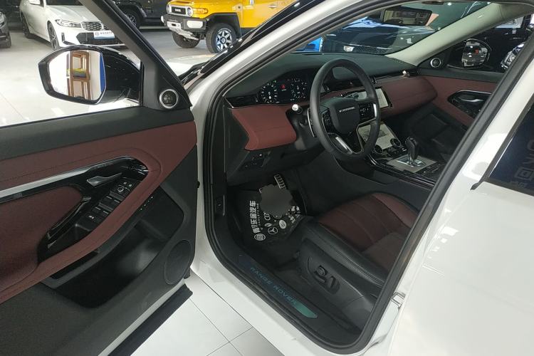 Used Land Rover Range Evoque 2021 Range Rover Velar 249 PS R-Dynamic HSE Luxury Edition Driver Seat