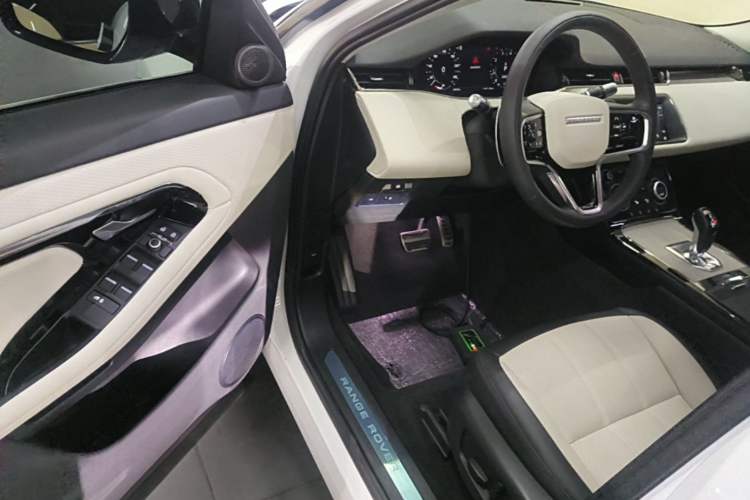 Used Land Rover Range Evoque 2021 Range Rover Velar 249 PS R-Dynamic S Performance Edition Driver Seat