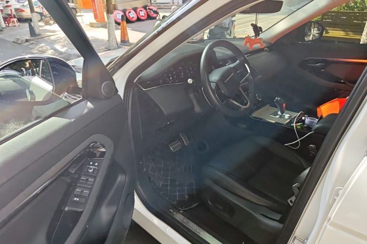 Used Land Rover Range Evoque 2021 Range Rover Velar 249 PS R-Dynamic S Performance Edition Driver Seat