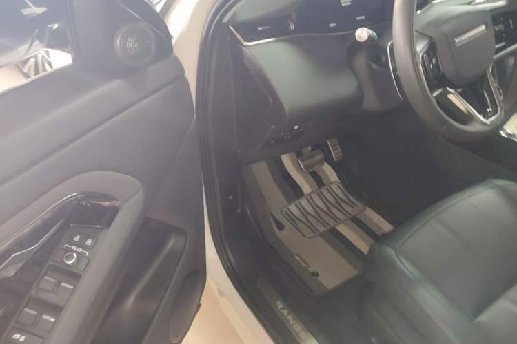 Used Land Rover Range Evoque 2021 Range Rover Velar L 249PS R-Dynamic First Edition Driver Seat