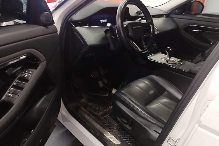 Used Land Rover Range Evoque 2021 Range Rover Velar 249 PS R-Dynamic S Performance Edition Driver Seat