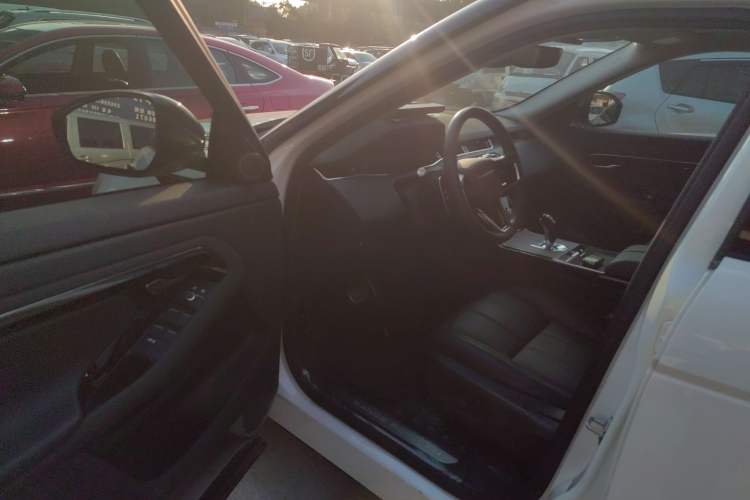 Used Land Rover Range Evoque 2021 Range Rover Velar 249 PS R-Dynamic S Performance Edition Driver Seat