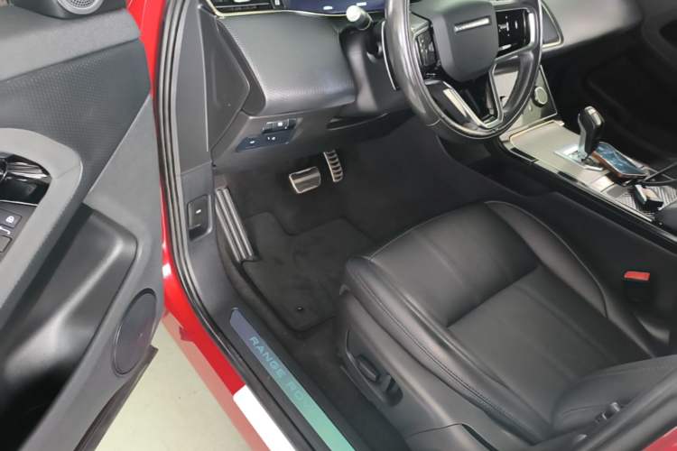 Used Land Rover Range Evoque 2021 Range Rover Velar 249 PS R-Dynamic S Performance Edition Driver Seat