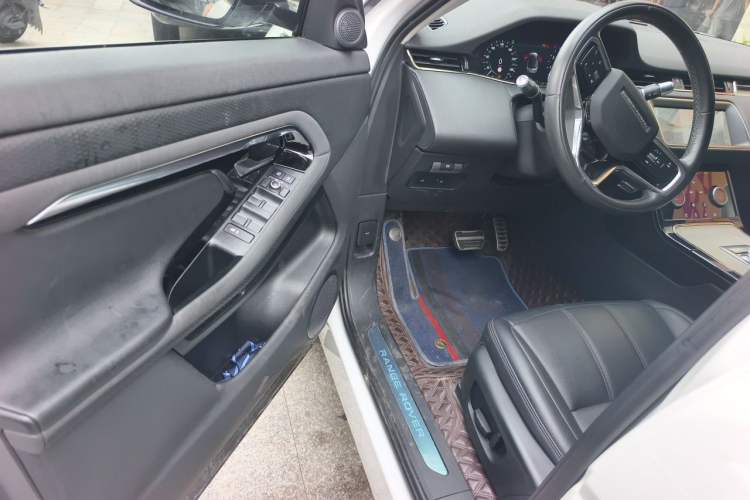 Used Land Rover Range Evoque 2021 Range Rover Velar 249 PS R-Dynamic S Performance Edition Driver Seat