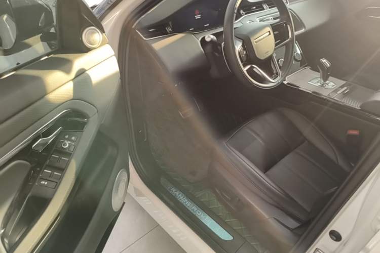 Used Land Rover Range Evoque 2021 Range Rover Velar 249 PS R-Dynamic S Performance Edition Driver Seat