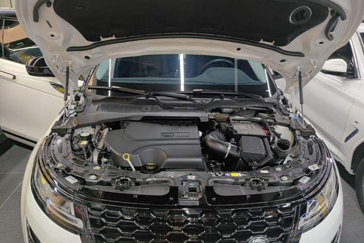 Used Land Rover Range Evoque 2021 Range Rover L 249 PS R-Dynamic SE Luxury Edition Engine Bay