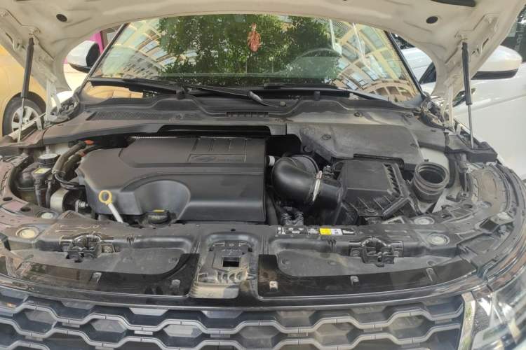 Used Land Rover Range Evoque 2021 Range Rover Velar 249 PS R-Dynamic S Performance Edition Engine Bay