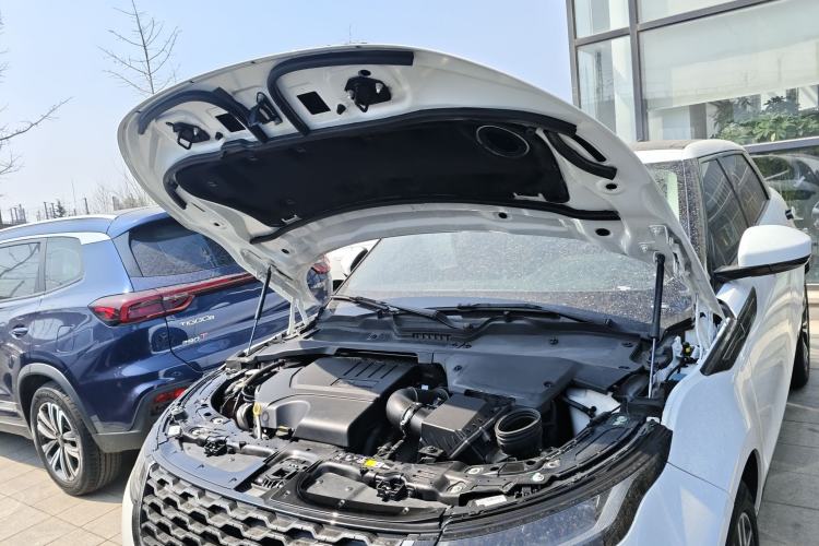 Used Land Rover Range Evoque 2021 Range Rover Velar 249 PS R-Dynamic S Performance Edition Engine Bay