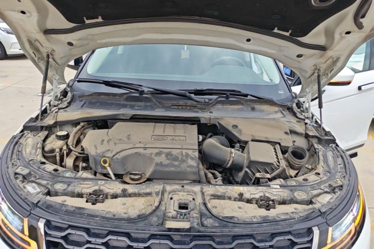 Used Land Rover Range Evoque 2021 Range Rover Velar 249 PS R-Dynamic S Performance Edition Engine Bay