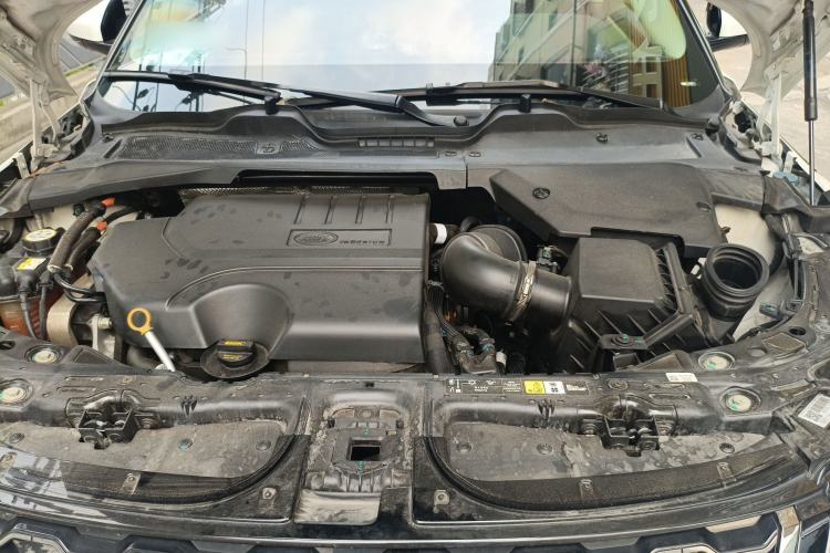 Used Land Rover Range Evoque 2021 Range Rover Velar 249 PS R-Dynamic S Performance Edition Engine Bay