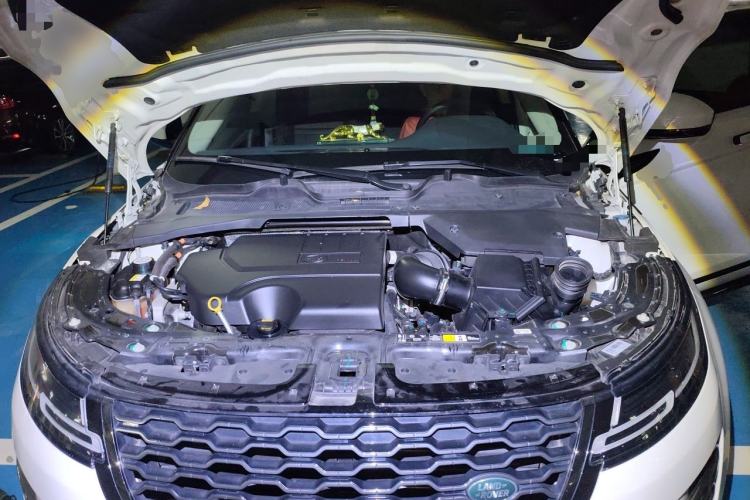 Used Land Rover Range Evoque 2021 Range Rover Velar 249 PS R-Dynamic S Performance Edition Engine Bay