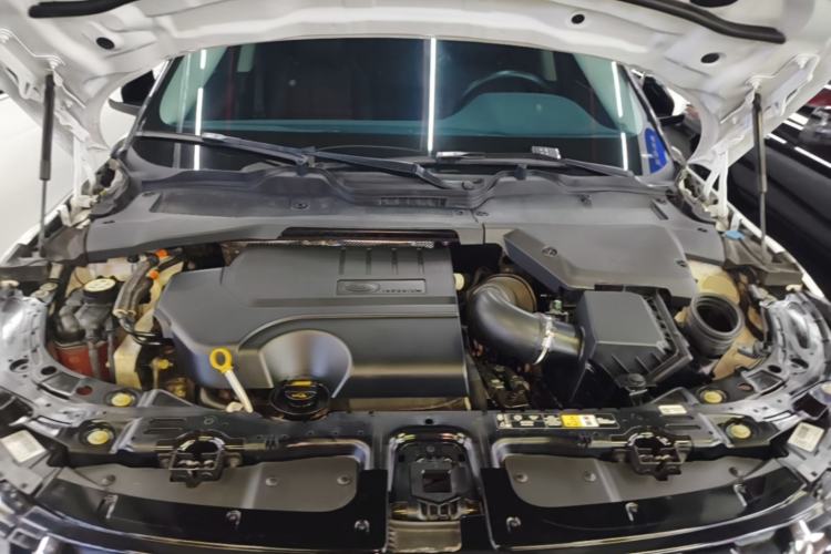 Used Land Rover Range Evoque 2021 Range Rover L 249 PS R-Dynamic SE Luxury Edition Engine Bay