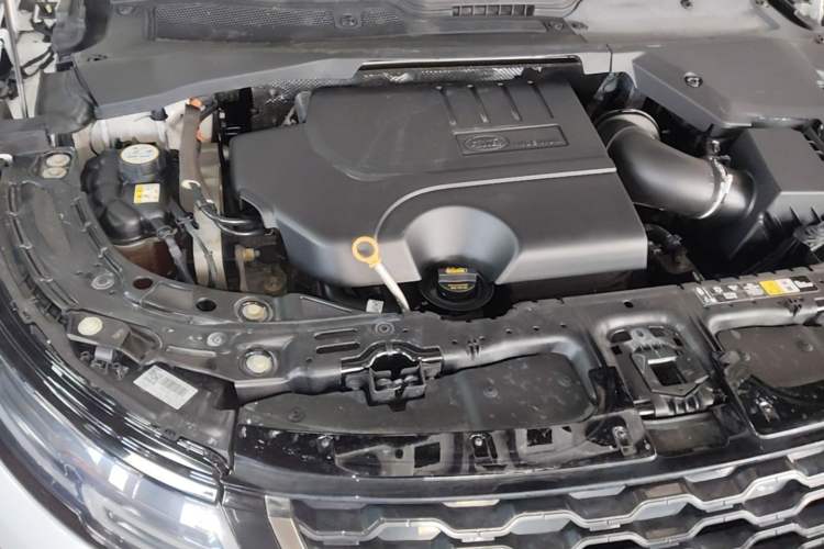 Used Land Rover Range Evoque 2021 Range Rover Velar L 249PS R-Dynamic First Edition Engine Bay