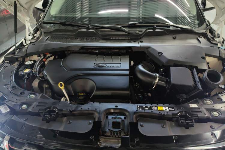 Used Land Rover Range Evoque 2021 Range Rover Velar 249 PS R-Dynamic HSE Luxury Edition Engine Bay