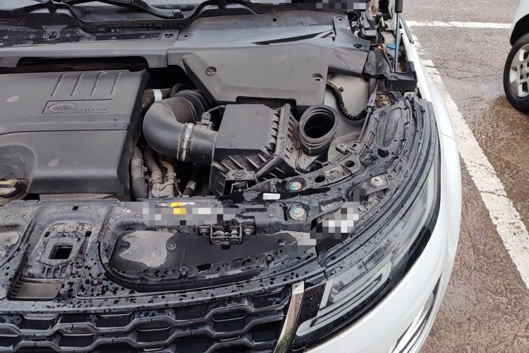 Used Land Rover Range Evoque 2021 Range Rover Velar 249 PS R-Dynamic HSE Luxury Edition Engine Bay Left