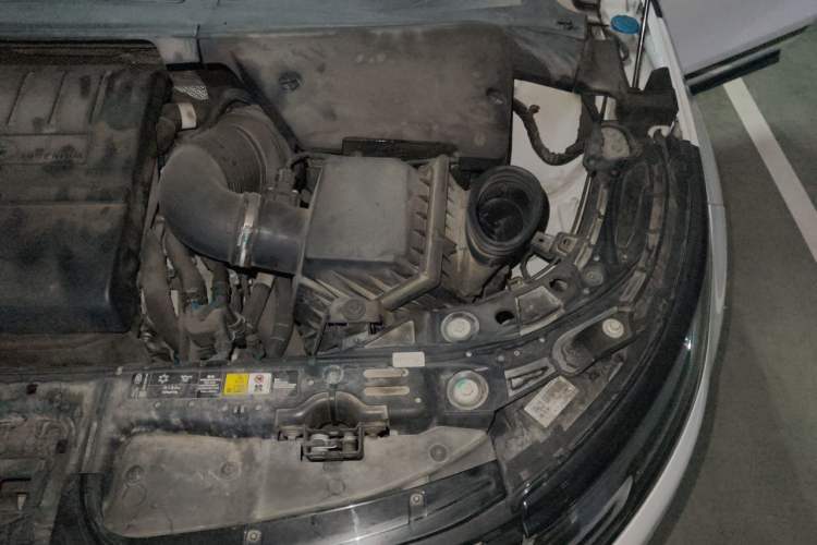 Used Land Rover Range Evoque 2021 Range Rover Evoque 200 PS R-Dynamic Standard Elite Edition Engine Bay Left