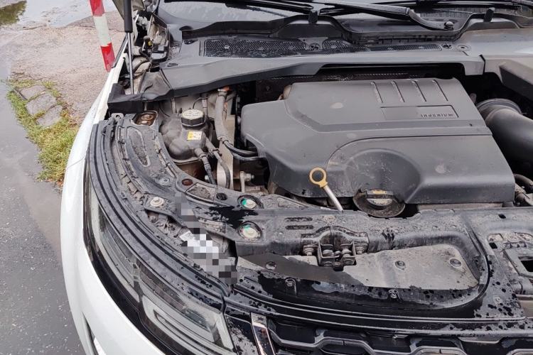 Used Land Rover Range Evoque 2021 Range Rover Velar 249 PS R-Dynamic HSE Luxury Edition Engine Bay Right