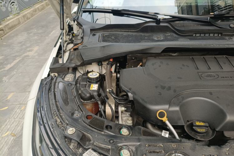 Used Land Rover Range Evoque 2021 Range Rover Velar 249 PS R-Dynamic S Performance Edition Engine Bay Right