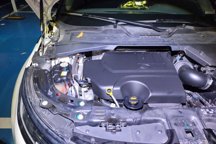 Used Land Rover Range Evoque 2021 Range Rover Velar 249 PS R-Dynamic S Performance Edition Engine Bay Right
