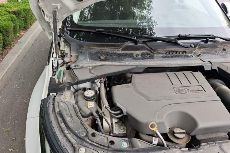 Used Land Rover Range Evoque 2021 Range Rover Evoque 200 PS R-Dynamic Standard Elite Edition Engine Bay Right