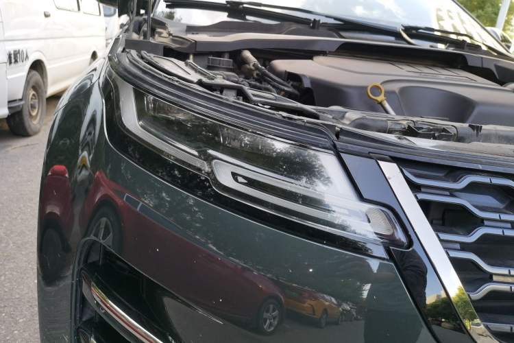 Used Land Rover Range Evoque 2021 Range Rover Velar L 249PS R-Dynamic First Edition Engine Bay Right