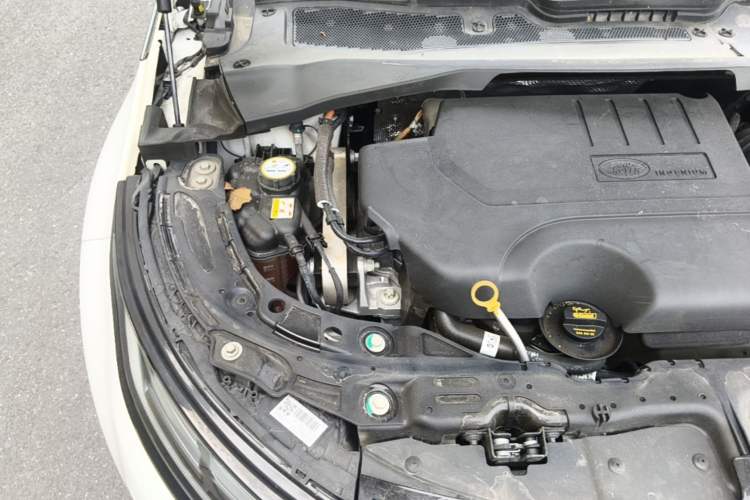 Used Land Rover Range Evoque 2021 Range Rover Velar 249 PS R-Dynamic S Performance Edition Engine Bay Right