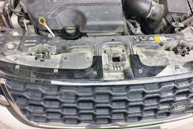 Used Land Rover Range Evoque 2021 Range Rover Velar 249 PS R-Dynamic S Performance Edition Engine Bay