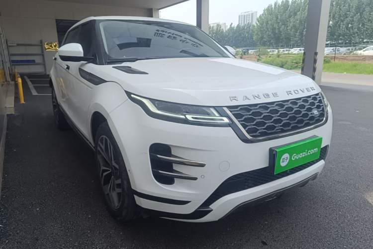 Used Land Rover Range Evoque 2021 Range Rover Velar 249 PS R-Dynamic HSE Luxury Edition Front Right 45 Deg
