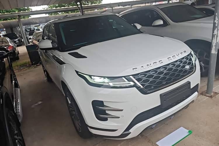 Used Land Rover Range Evoque 2021 Range Rover Velar 249 PS R-Dynamic HSE Luxury Edition Front Right 45 Deg