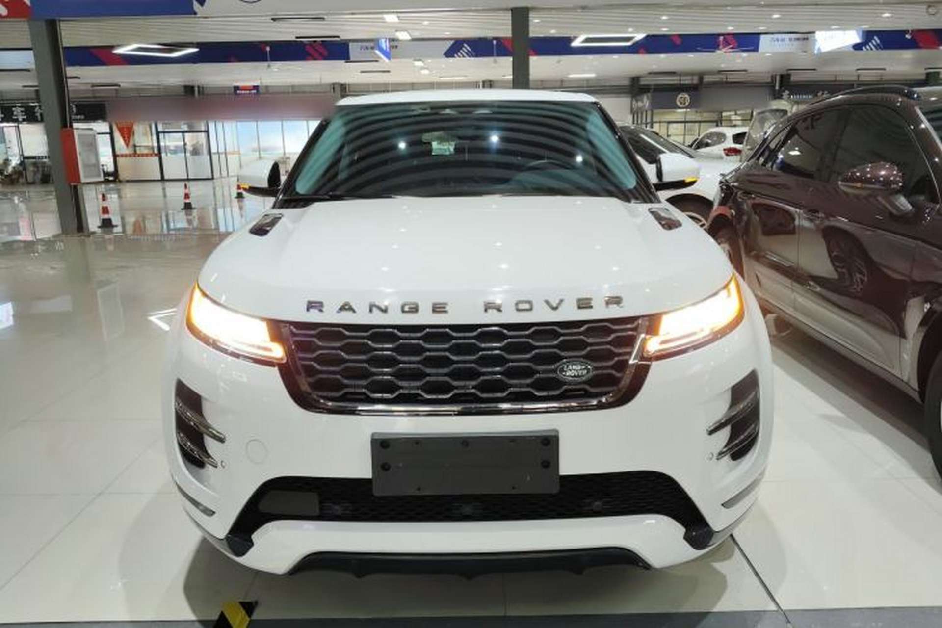 Used Land Rover Range Evoque 2021 Range Rover Velar L 249PS R-Dynamic First Edition Front