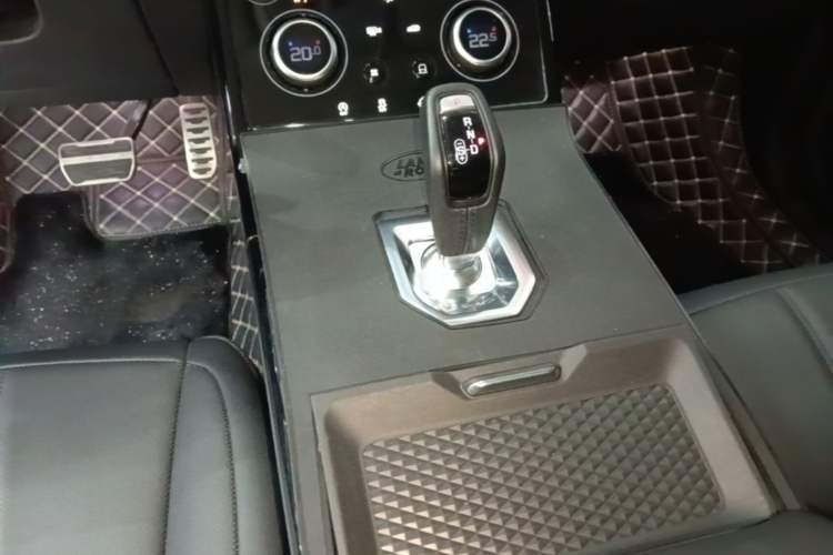 Used Land Rover Range Evoque 2021 Range Rover Evoque 200 PS R-Dynamic Standard Elite Edition Gear Lever