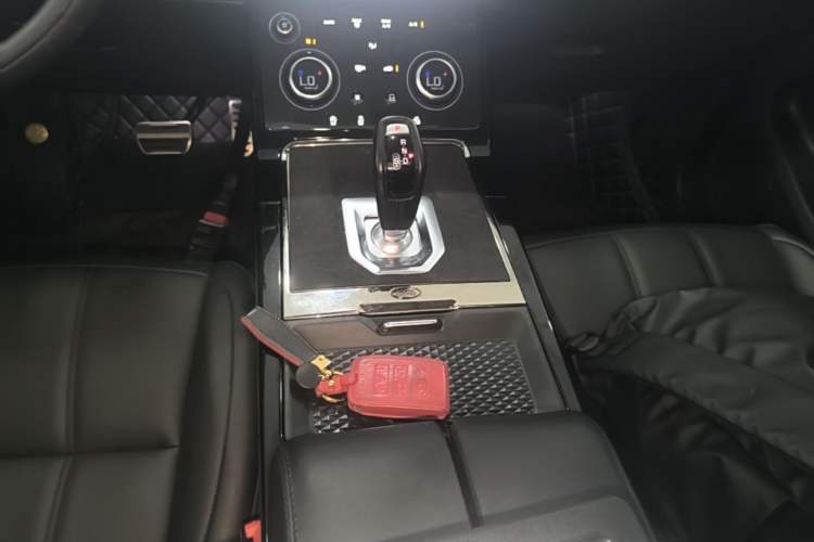 Used Land Rover Range Evoque 2021 Range Rover Velar 249 PS R-Dynamic S Performance Edition Gear Lever