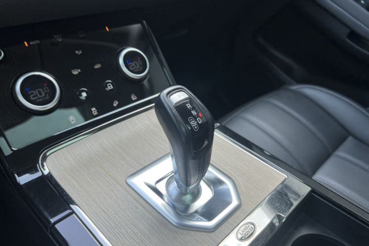 Used Land Rover Range Evoque 2021 Range Rover Velar L 249PS R-Dynamic First Edition Gear Lever