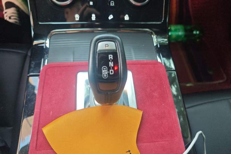 Used Land Rover Range Evoque 2021 Range Rover Evoque 200 PS R-Dynamic Standard Elite Edition Gear Lever