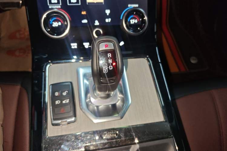 Used Land Rover Range Evoque 2021 Range Rover L 249 PS R-Dynamic SE Luxury Edition Gear Lever