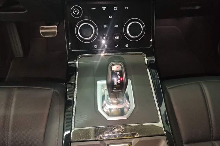 Used Land Rover Range Evoque 2021 Range Rover Evoque 200 PS R-Dynamic Standard Elite Edition Gear Lever