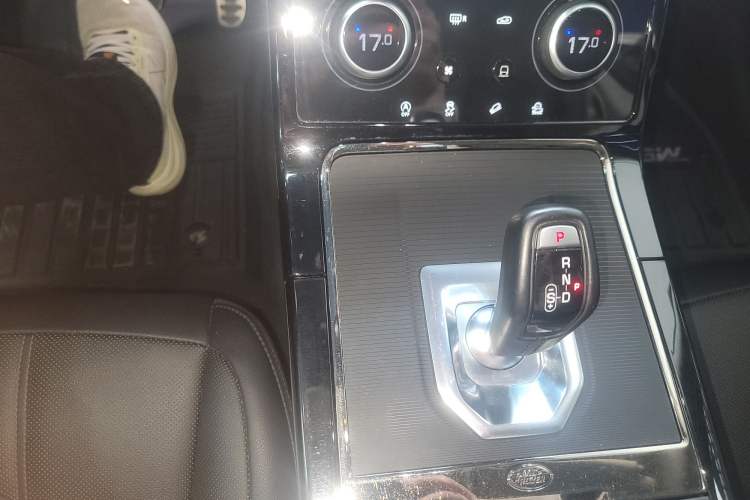 Used Land Rover Range Evoque 2021 Range Rover Evoque 200 PS R-Dynamic Standard Elite Edition Gear Lever