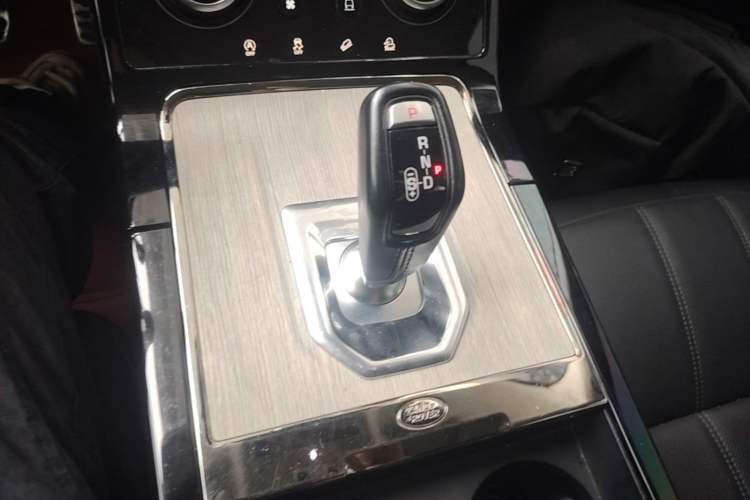 Used Land Rover Range Evoque 2021 Range Rover Velar L 249PS R-Dynamic First Edition Gear Lever