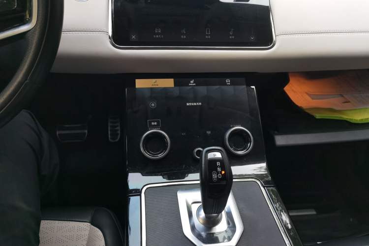 Used Land Rover Range Evoque 2021 Range Rover Velar L 249PS R-Dynamic First Edition Gear Lever