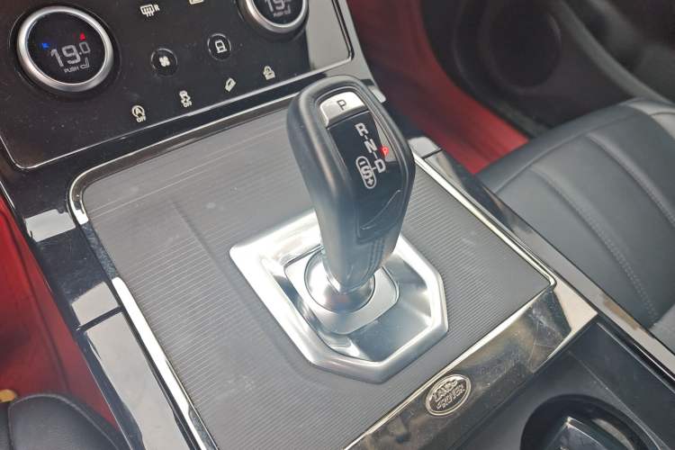 Used Land Rover Range Evoque 2021 Range Rover Evoque 200 PS R-Dynamic Standard Elite Edition Gear Lever