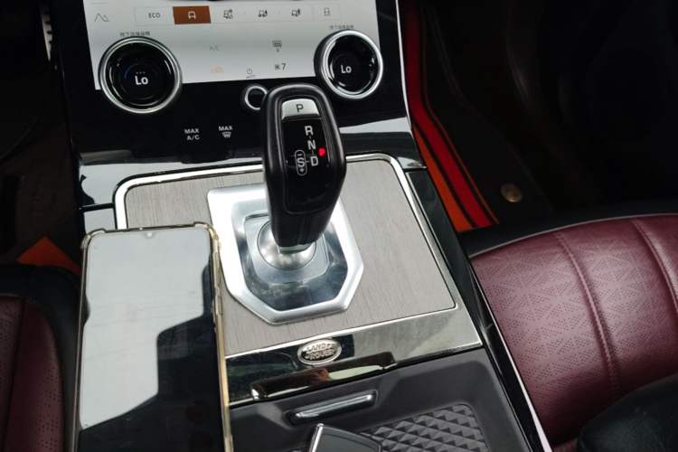 Used Land Rover Range Evoque 2021 Range Rover L 249 PS R-Dynamic SE Luxury Edition Gear Lever