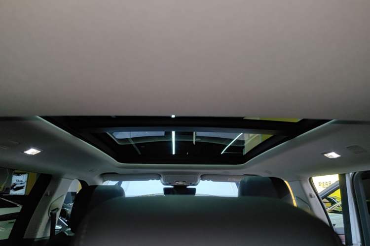 Used Land Rover Range Evoque 2021 Range Rover L 249 PS R-Dynamic SE Luxury Edition Headliner