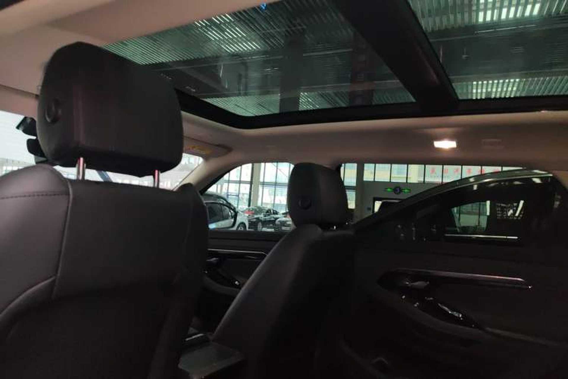 Used Land Rover Range Evoque 2021 Range Rover Velar 249 PS R-Dynamic HSE Luxury Edition Headliner