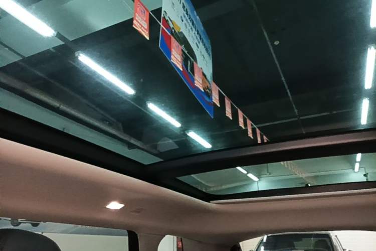 Used Land Rover Range Evoque 2021 Range Rover Velar 249 PS R-Dynamic S Performance Edition Headliner