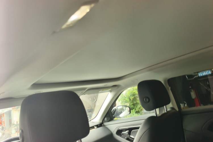 Used Land Rover Range Evoque 2021 Range Rover Velar 249 PS R-Dynamic S Performance Edition Headliner