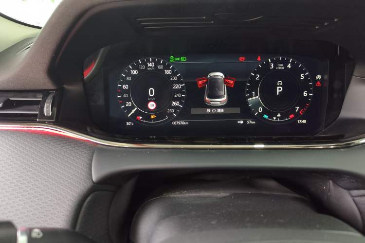 Used Land Rover Range Evoque 2021 Range Rover Velar 249 PS R-Dynamic HSE Luxury Edition Instrument Cluster