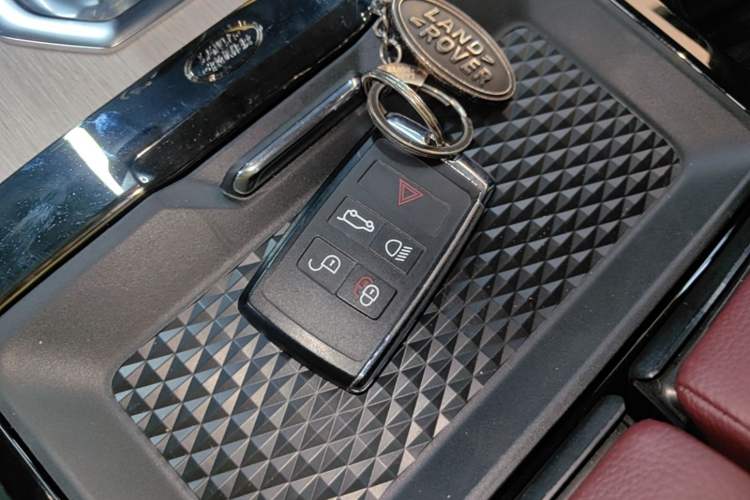 Used Land Rover Range Evoque 2021 Range Rover L 249 PS R-Dynamic SE Luxury Edition Interior 1
